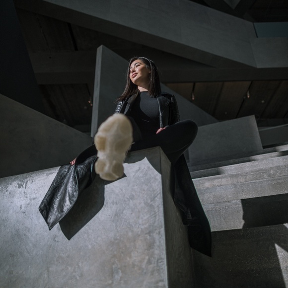 Frame Sleek Leather Trench - Picture 3 of 8